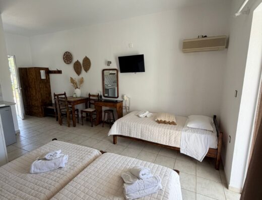 Emerald Hotel Triple Room